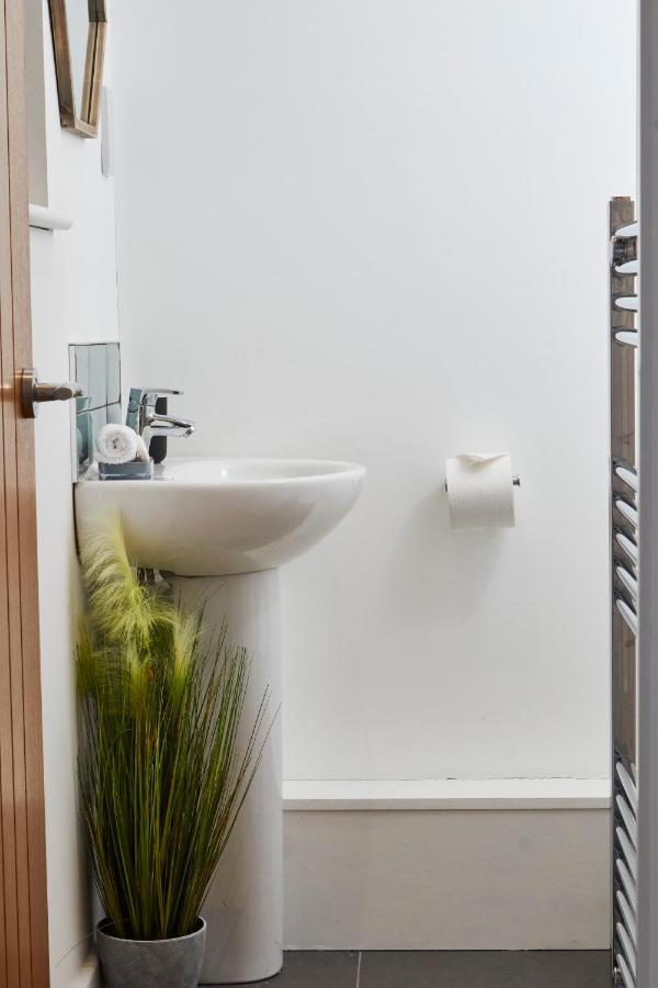 The Nutcracker Suite - Self Check-In, Self-Catering Apartment For East Midlands Airport كيغوورث المظهر الخارجي الصورة